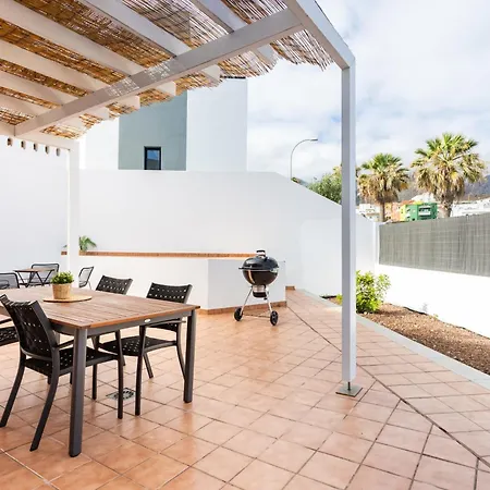 빌라 De 4 Dormitorios, Moderna Y Nueva, Con Aire Acondicionado, Cerca Del Mar Y Playa - Casa Maravilla