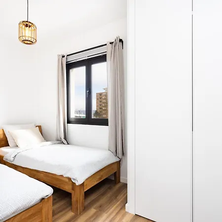 فيلة De 4 Dormitorios, Moderna Y Nueva, Con Aire Acondicionado, Cerca Del Mar Y Playa - Casa Maravilla