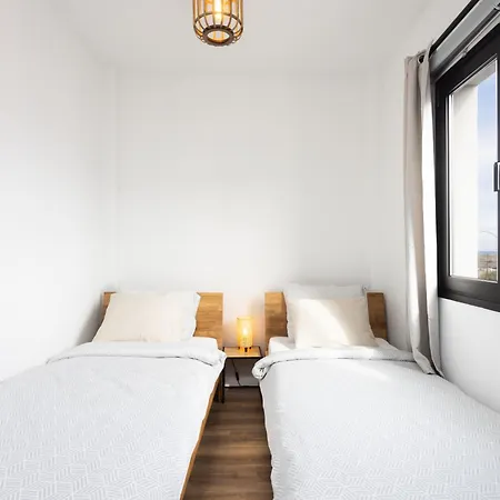 فيلة De 4 Dormitorios, Moderna Y Nueva, Con Aire Acondicionado, Cerca Del Mar Y Playa - Casa Maravilla *