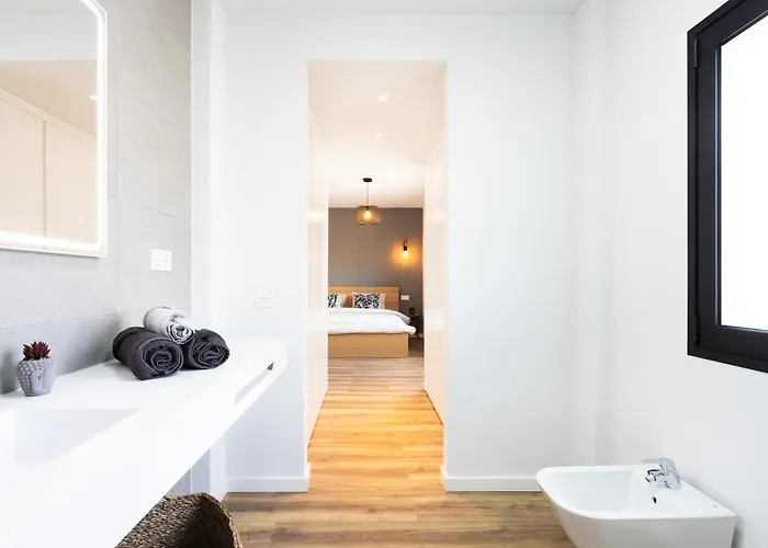 De 4 Dormitorios, Moderna Y Nueva, Con Aire Acondicionado, Cerca Del Mar Y Playa - Casa Maravilla 빌라