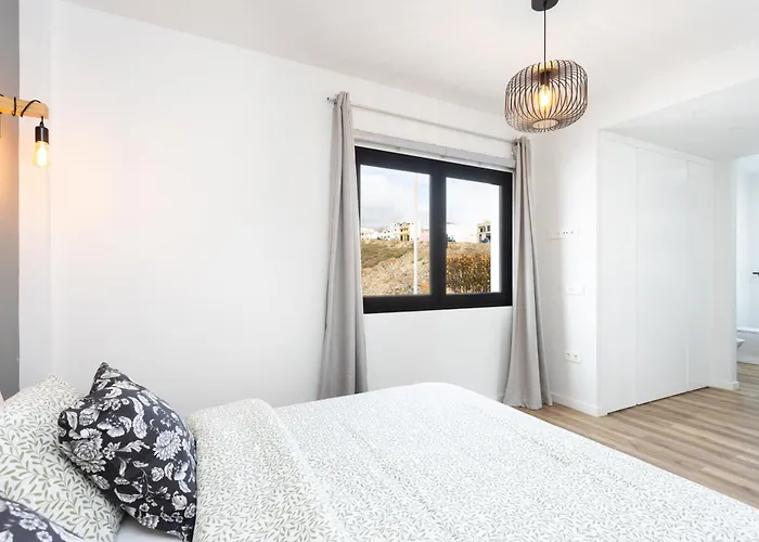 De 4 Dormitorios, Moderna Y Nueva, Con Aire Acondicionado, Cerca Del Mar Y Playa - Casa Maravilla 빌라 로스실로스