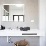 Villa De 4 Dormitorios, Moderna Y Nueva, Con Aire Acondicionado, Cerca Del Mar Y Playa - Casa Maravilla *