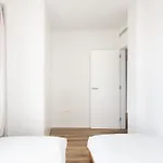 Villa De 4 Dormitorios, Moderna Y Nueva, Con Aire Acondicionado, Cerca Del Mar Y Playa - Casa Maravilla