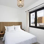 De 4 Dormitorios, Moderna Y Nueva, Con Aire Acondicionado, Cerca Del Mar Y Playa - Casa Maravilla *