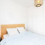 De 4 Dormitorios, Moderna Y Nueva, Con Aire Acondicionado, Cerca Del Mar Y Playa - Casa Maravilla * Los Silos