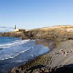 De 4 Dormitorios, Moderna Y Nueva, Con Aire Acondicionado, Cerca Del Mar Y Playa - Casa Maravilla