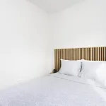 De 4 Dormitorios, Moderna Y Nueva, Con Aire Acondicionado, Cerca Del Mar Y Playa - Casa Maravilla Villa