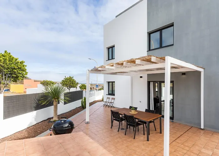 De 4 Dormitorios, Moderna Y Nueva, Con Aire Acondicionado, Cerca Del Mar Y Playa - Casa Maravilla Villa Los Silos