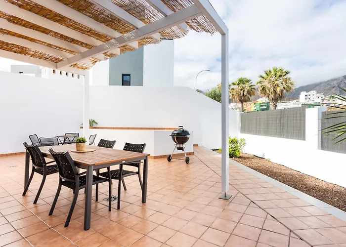 Villa De 4 Dormitorios, Moderna Y Nueva, Con Aire Acondicionado, Cerca Del Mar Y Playa - Casa Maravilla