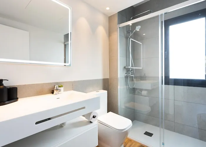 De 4 Dormitorios, Moderna Y Nueva, Con Aire Acondicionado, Cerca Del Mar Y Playa - Casa Maravilla Los Silos