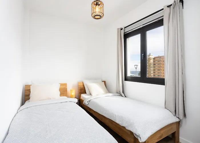 Villa De 4 Dormitorios, Moderna Y Nueva, Con Aire Acondicionado, Cerca Del Mar Y Playa - Casa Maravilla *