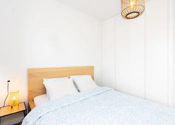 De 4 Dormitorios, Moderna Y Nueva, Con Aire Acondicionado, Cerca Del Mar Y Playa - Casa Maravilla * Los Silos