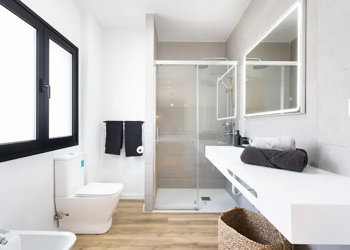 Villa De 4 Dormitorios, Moderna Y Nueva, Con Aire Acondicionado, Cerca Del Mar Y Playa - Casa Maravilla *