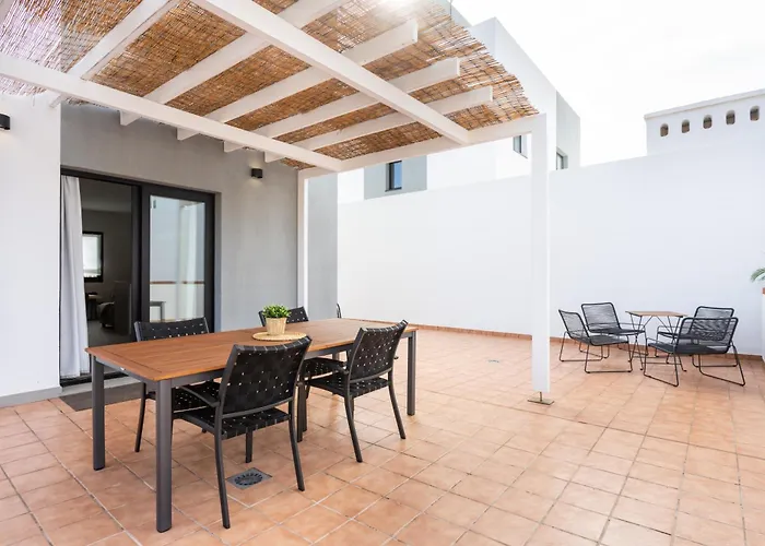 Villa De 4 Dormitorios, Moderna Y Nueva, Con Aire Acondicionado, Cerca Del Mar Y Playa - Casa Maravilla Los Silos