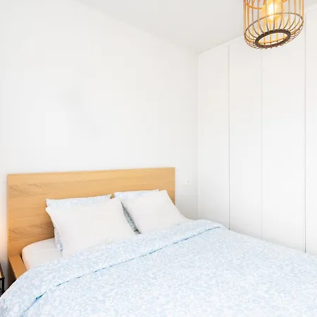 De 4 Dormitorios, Moderna Y Nueva, Con Aire Acondicionado, Cerca Del Mar Y Playa - Casa Maravilla * Los Silos