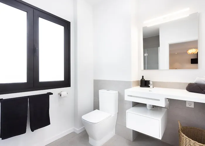 Villa De 4 Dormitorios, Moderna Y Nueva, Con Aire Acondicionado, Cerca Del Mar Y Playa - Casa Maravilla *