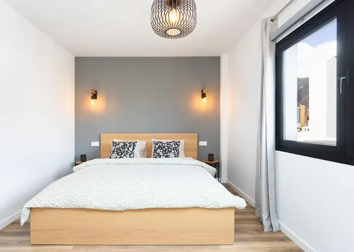 De 4 Dormitorios, Moderna Y Nueva, Con Aire Acondicionado, Cerca Del Mar Y Playa - Casa Maravilla *